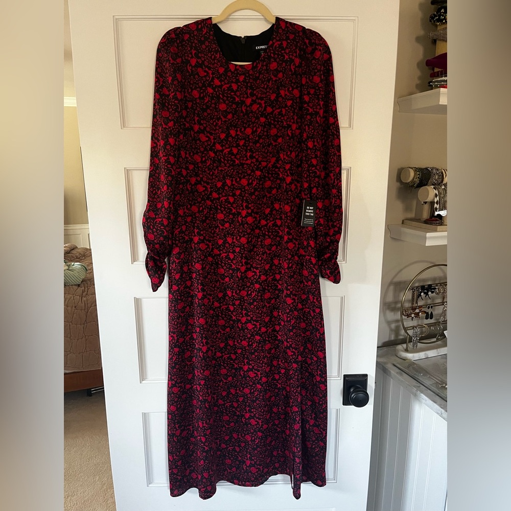 NWT Express Red Floral Long Sleeve Midi Dress - Size Medium